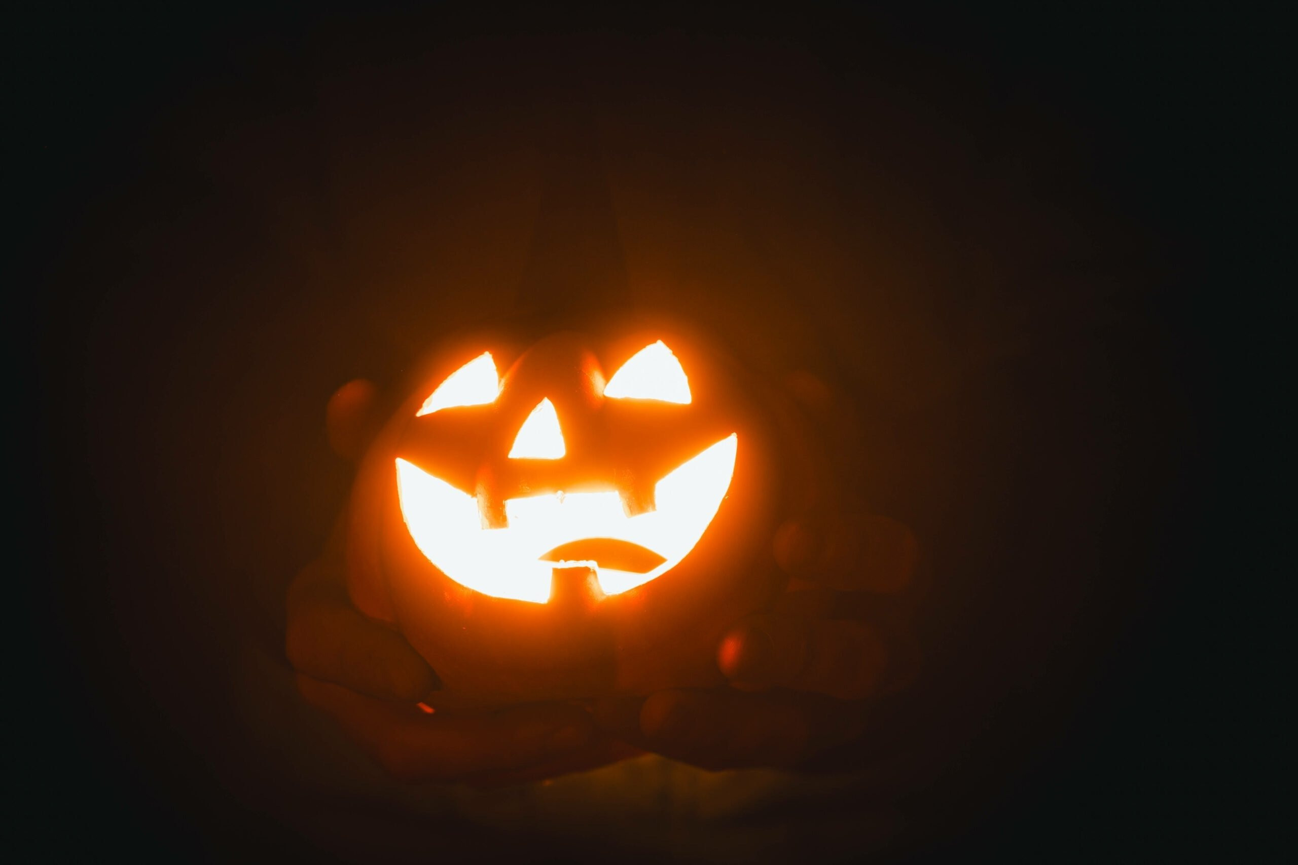 Halloween 2024 In Berlin: Der Guide Zum Gruselfest inside Halloween Hintergrund Mit Unterirdischen Kreaturen